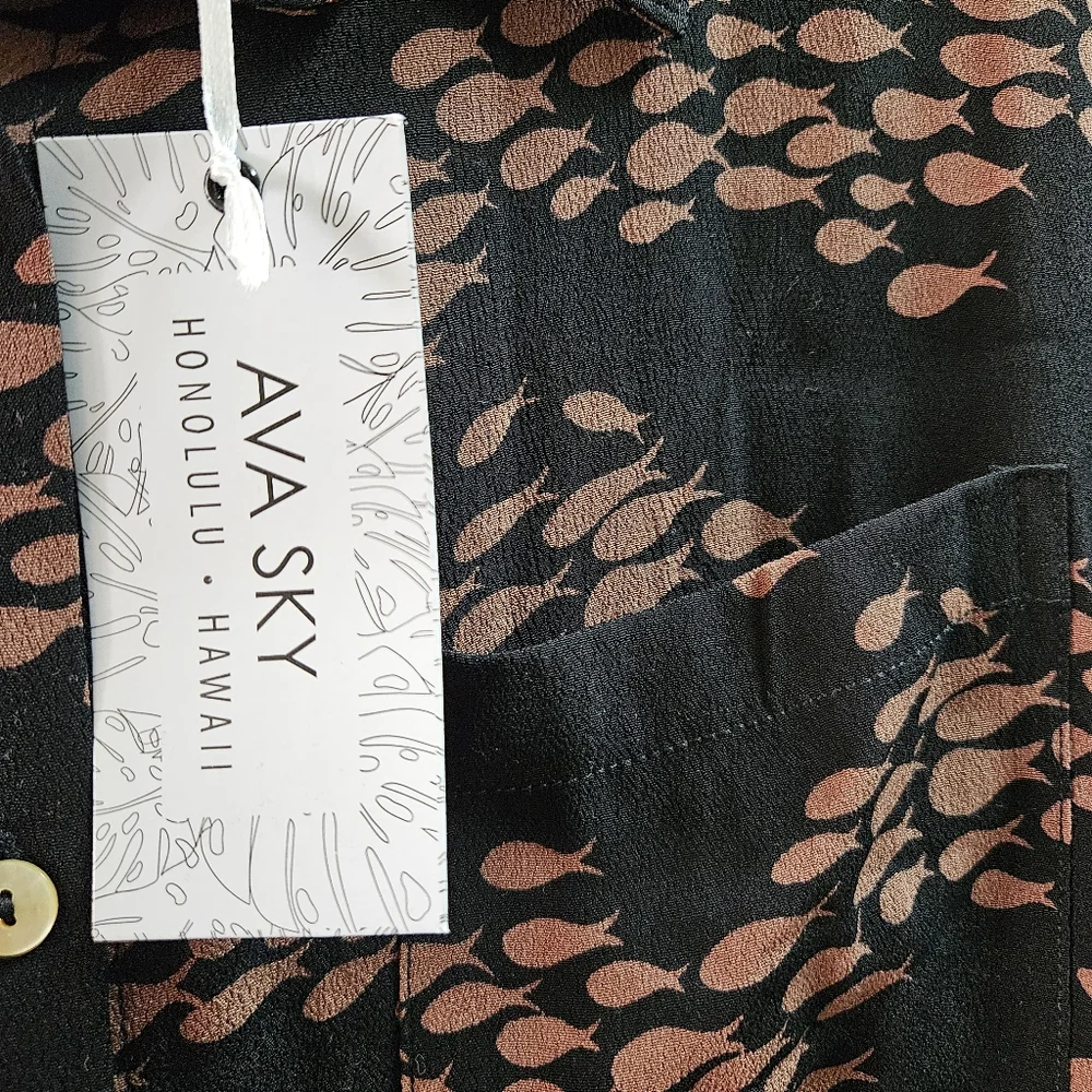 BNWT Fighting Eel Ava Sky Top Posi Fish Print Top - Picture 3 of 4